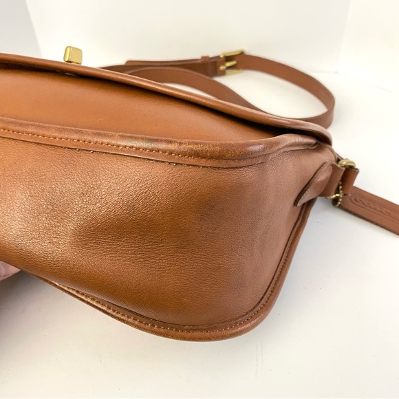 Vintage Coach City Bag British Tan Leather Shoulder Bag #9790 Made in USA 1996 - Picture 9 of 17